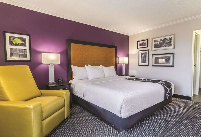 هتل La Quinta By Wyndham Miami Airport East
