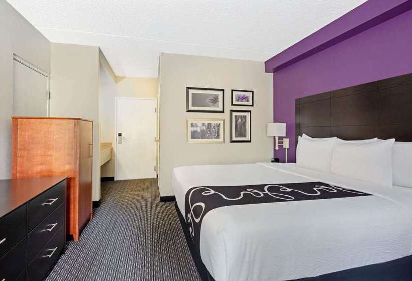 هتل La Quinta By Wyndham Miami Airport East