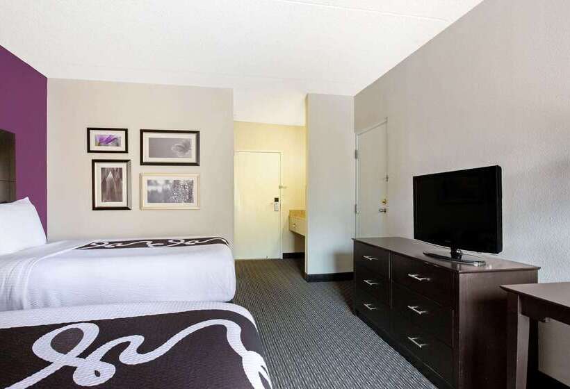 هتل La Quinta By Wyndham Miami Airport East