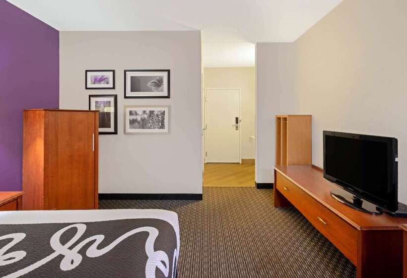 هتل La Quinta By Wyndham Miami Airport East