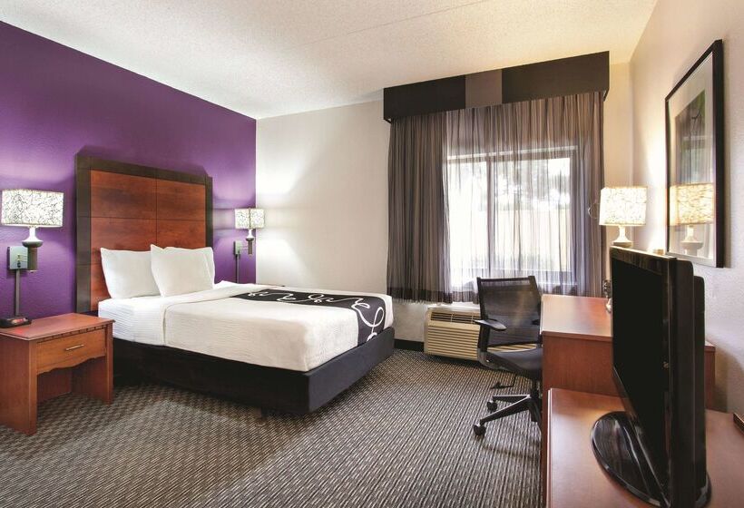 هتل La Quinta By Wyndham Miami Airport East