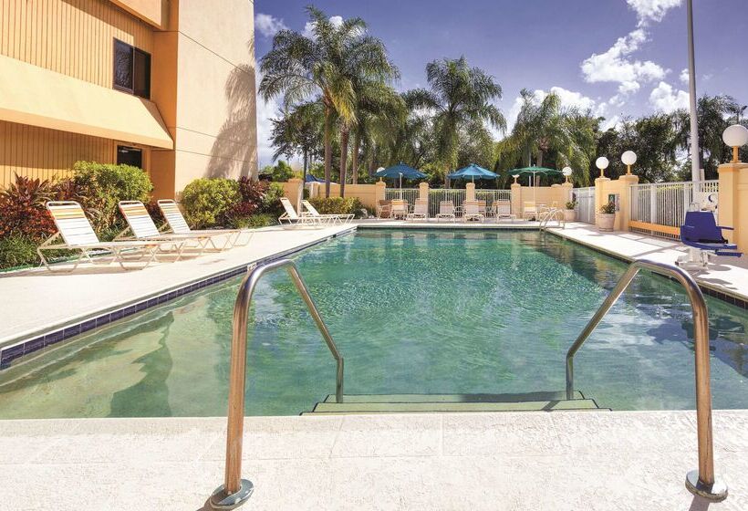 فندق La Quinta Inn & Suites By Wyndham Miami Airport East