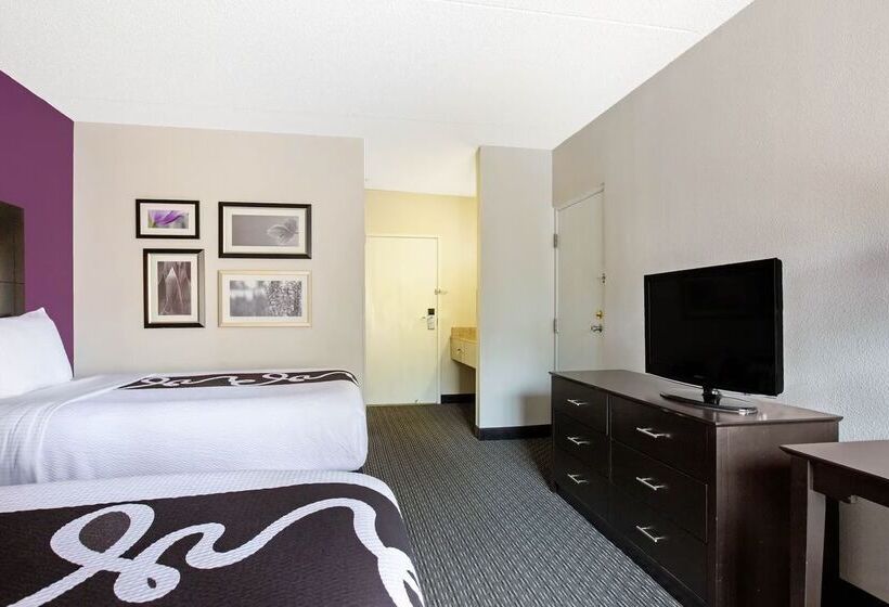 هتل La Quinta By Wyndham Miami Airport East