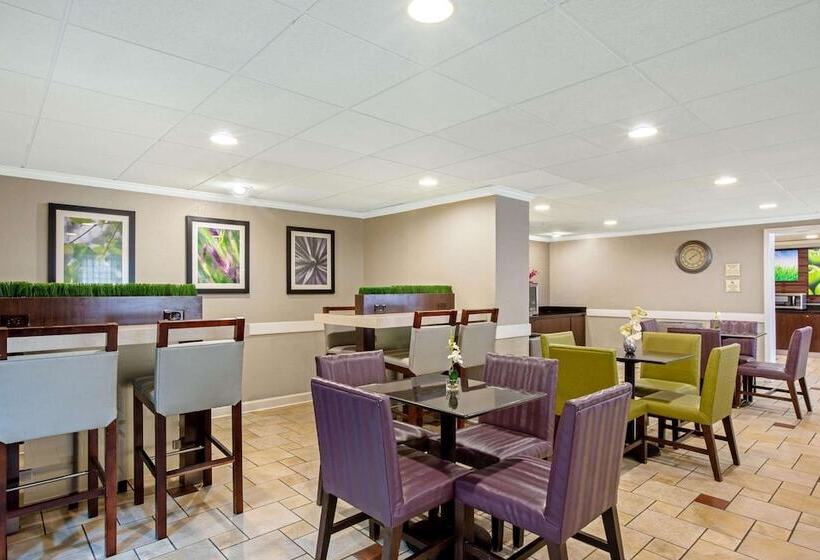 هتل La Quinta By Wyndham Miami Airport East