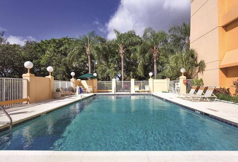 هتل La Quinta By Wyndham Miami Airport East