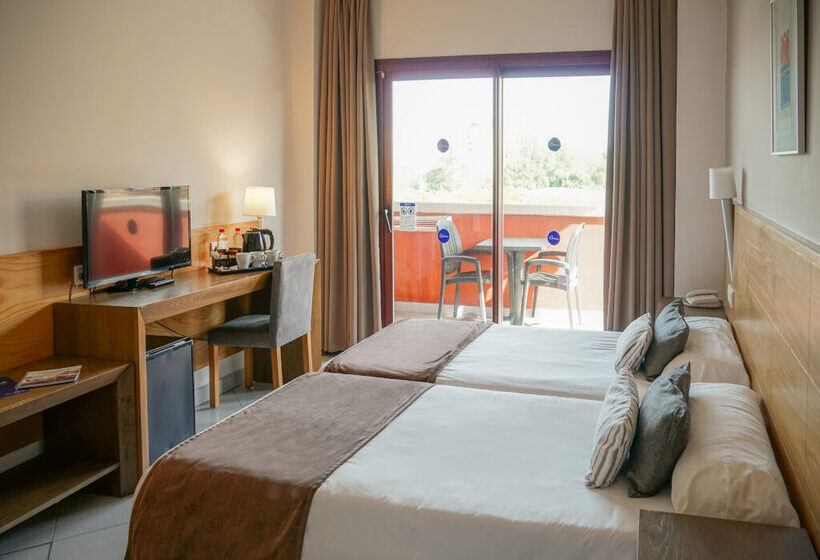 هتل Ohtels Campo De Gibraltar