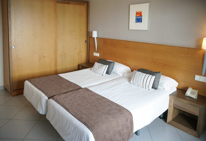 هتل Ohtels Campo de Gibraltar