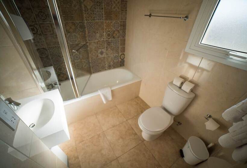 Myroandrou Beach Hotel Apartments