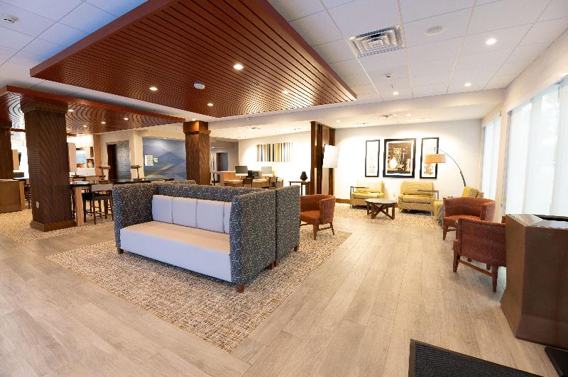 Отель Holiday Inn Express & Suites Dayton East   Beavercreek, An Ihg