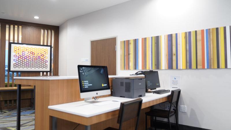 בית מלון כפרי Holiday Inn Express & Suites Dallas Central Market Center By Ihg