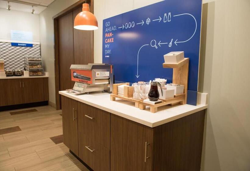 호텔 Holiday Inn Express & Suites Dayton North   Vandalia, An Ihg