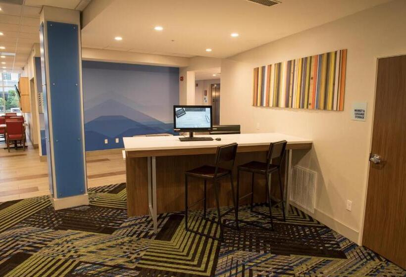 호텔 Holiday Inn Express & Suites Dayton North   Vandalia, An Ihg