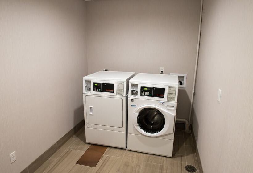 호텔 Holiday Inn Express & Suites Dayton North   Vandalia, An Ihg