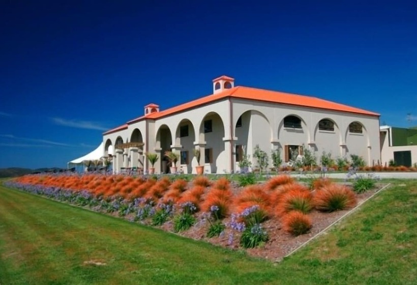 هتل Whatuwhiwhi Top 10 Holiday Park