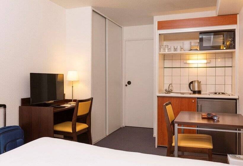 Aparthotel Adagio Access La Défense   Léonard De Vinci