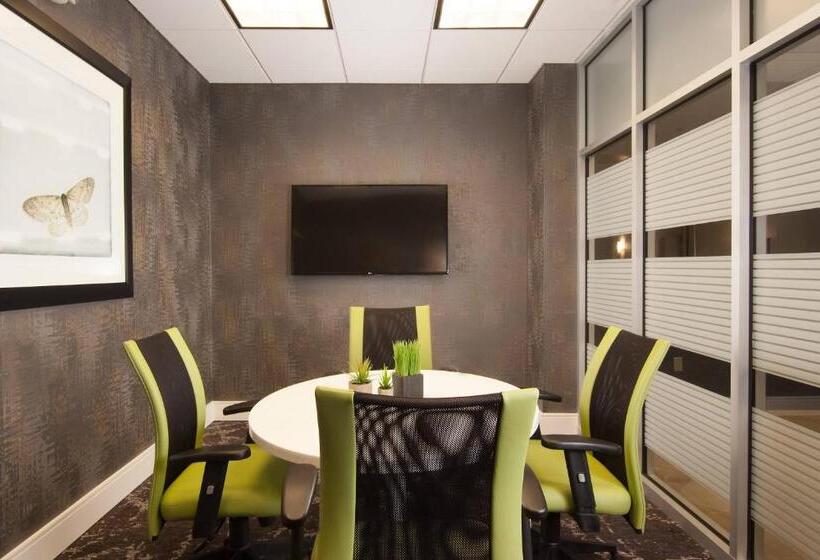 هتل Courtyard Miami Coral Gables