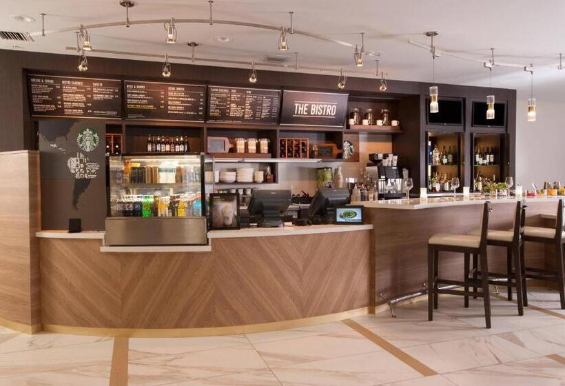 هتل Courtyard Miami Coral Gables