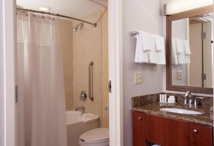 هتل Courtyard Miami Coral Gables