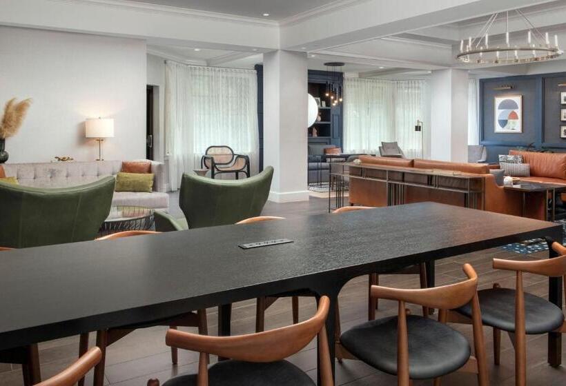 هتل Courtyard By Marriott Savannah Downtown   Historic District