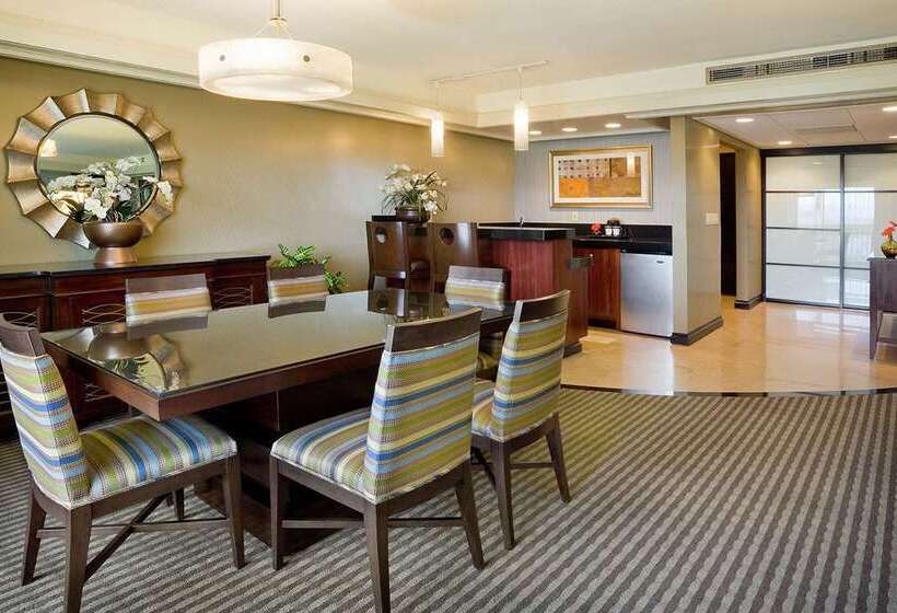 هتل Doubletree By Hilton San Jose