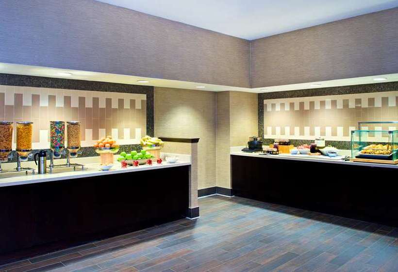 هتل Embassy Suites By Hilton Austin Arboretum