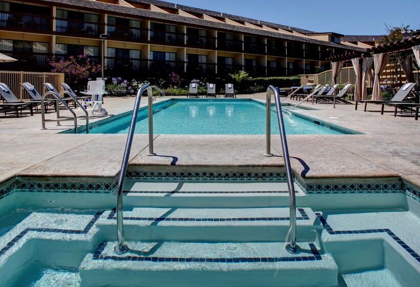هتل Hilton Garden Inn Monterey