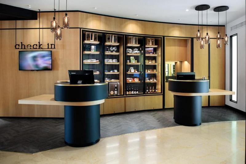 Отель Le Richebourg Hôtel, Restaurant & Spa