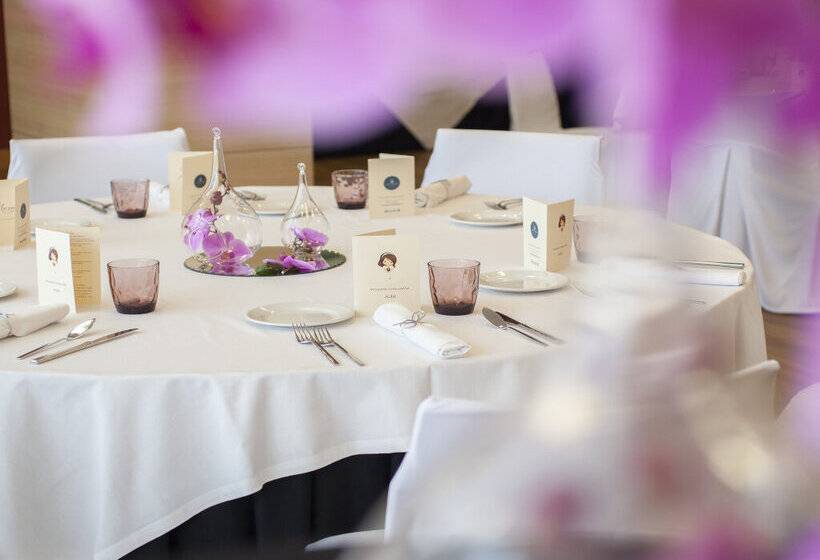 هتل Puerta De Bilbao