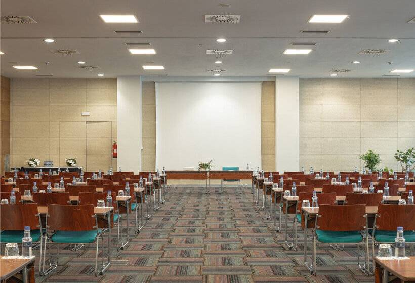 هتل Puerta De Bilbao