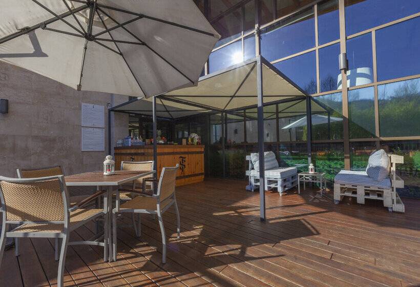 هتل Puerta De Bilbao