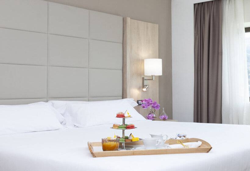 هتل Puerta De Bilbao