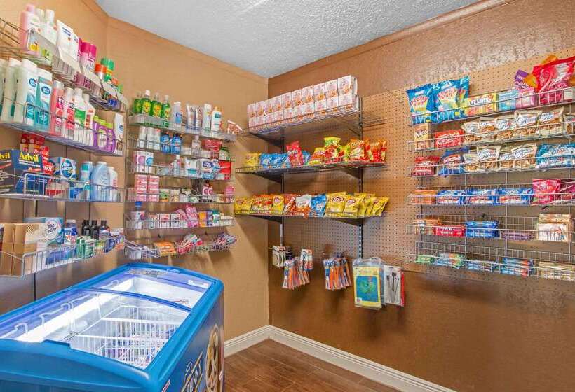 هتل Quality Inn & Suites I 35 Near Frost Bank Center