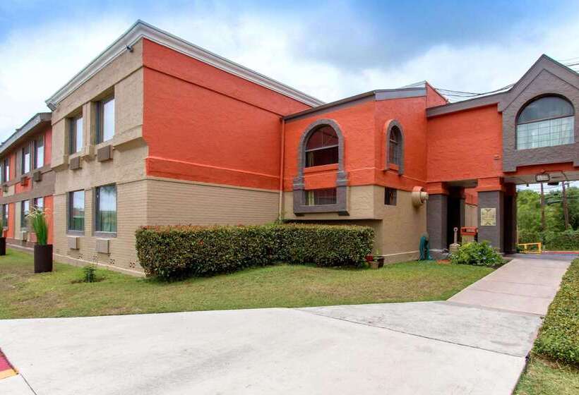 هتل Quality Inn & Suites I 35 Near Frost Bank Center
