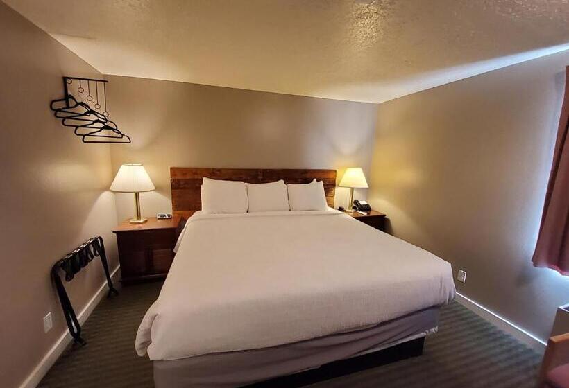هتل Red Ledges Inn