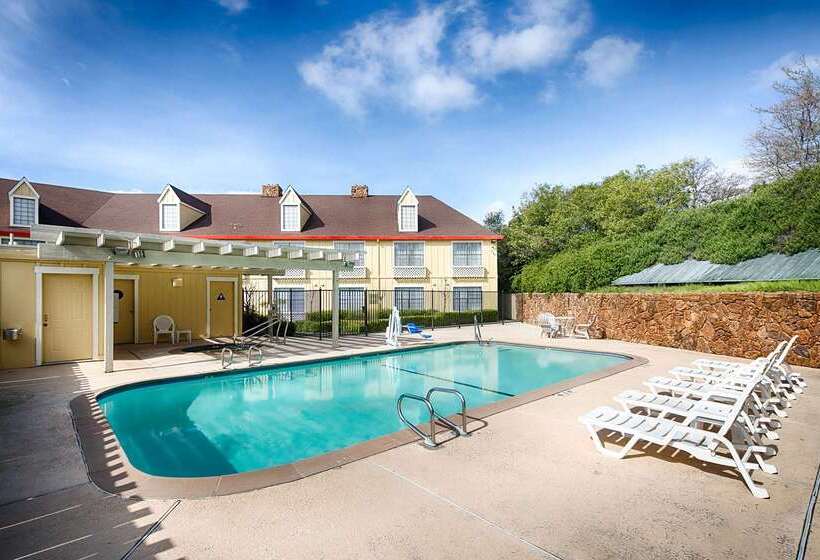 ホテル Red Lion Inn & Suites Auburn