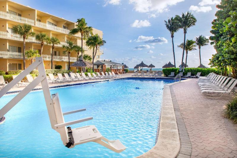 فندق Thunderbird Beach