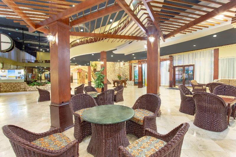 فندق Thunderbird Beach