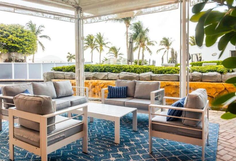 هتل Trump International Beach Resort   Sunny Isles Beach