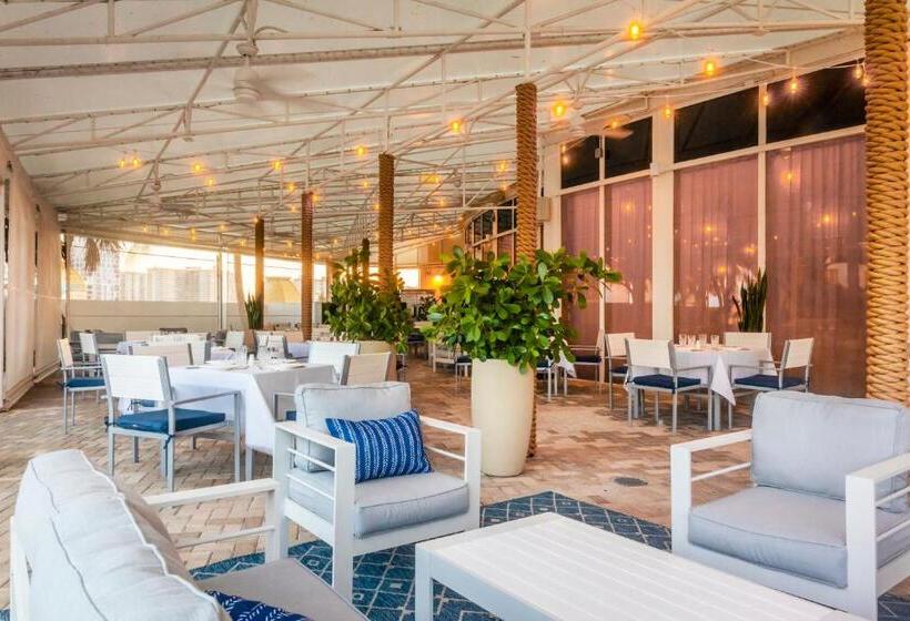 هتل Trump International Beach Resort   Sunny Isles Beach