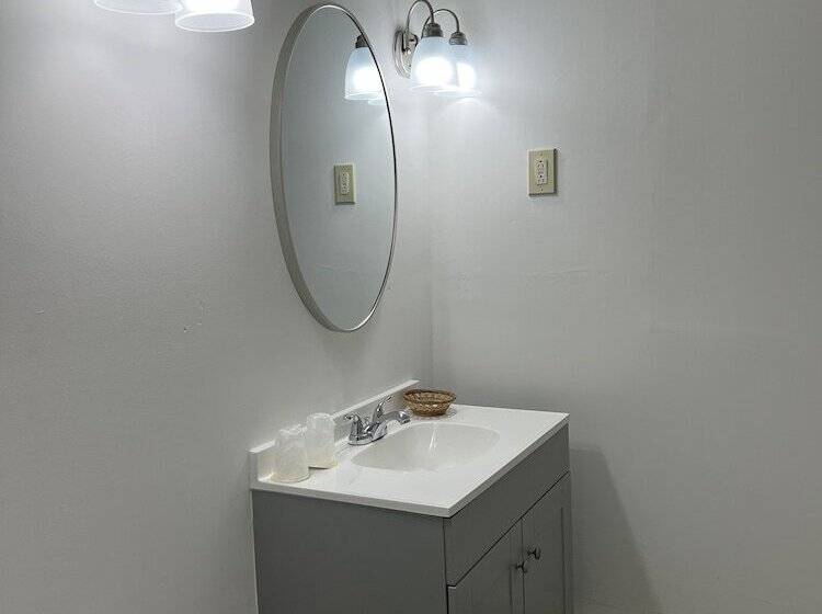 בית מלון כפרי Voyager Inn