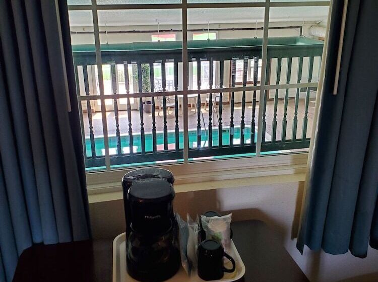 בית מלון כפרי Voyager Inn