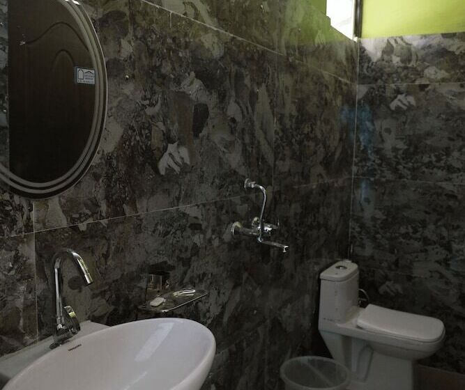 בית מלון כפרי Rakatal Rocks Resort