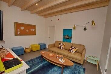 هتل Son Of A Beach Hostel