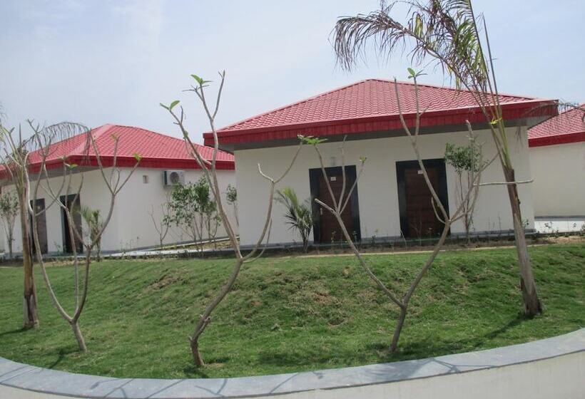 Sentara Hotel And Resort