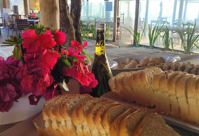 هتل Aquarela Praia