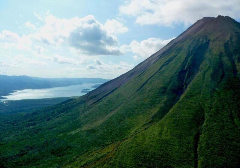 هتل Arenal Volcano Inn