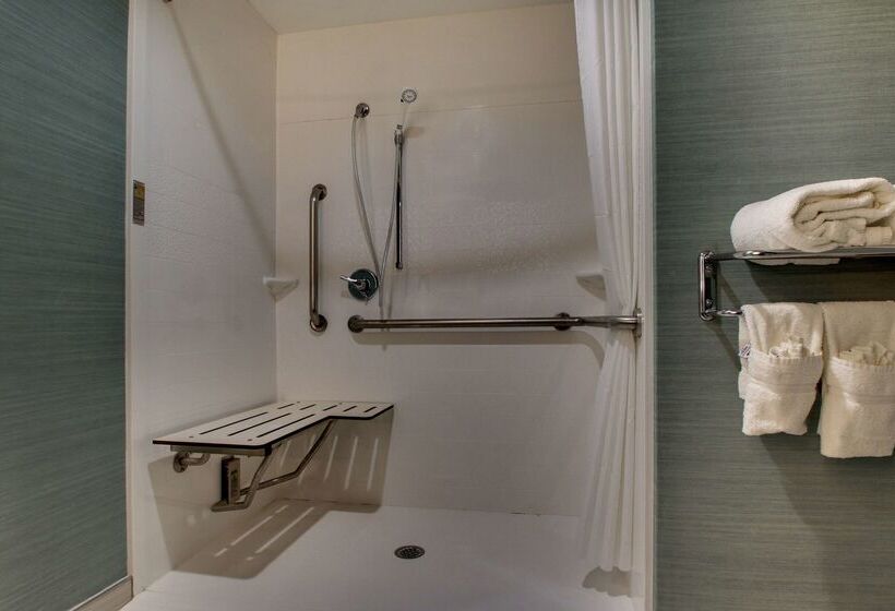 هتل Best Western Plus New Englander