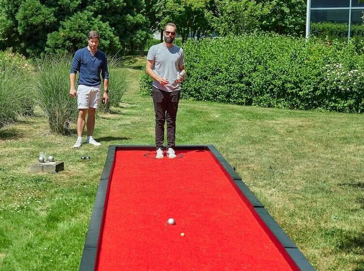 The Jangle Hotel   Paris   Charles De Gaulle   Airport