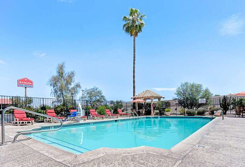 هتل Days Inn By Wyndham Tucson City Center
