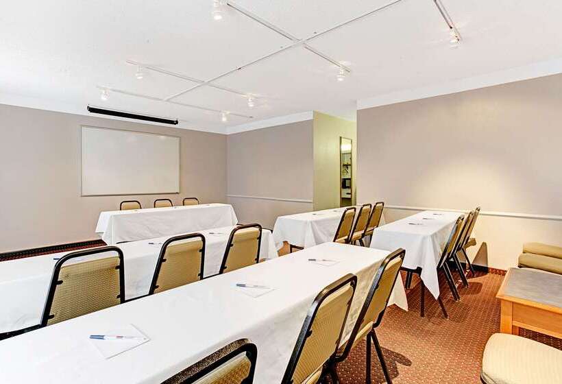 هتل Days Inn By Wyndham Tucson City Center